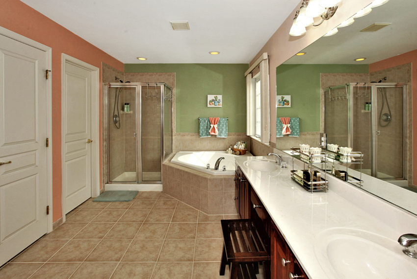 027_Master Bathroom